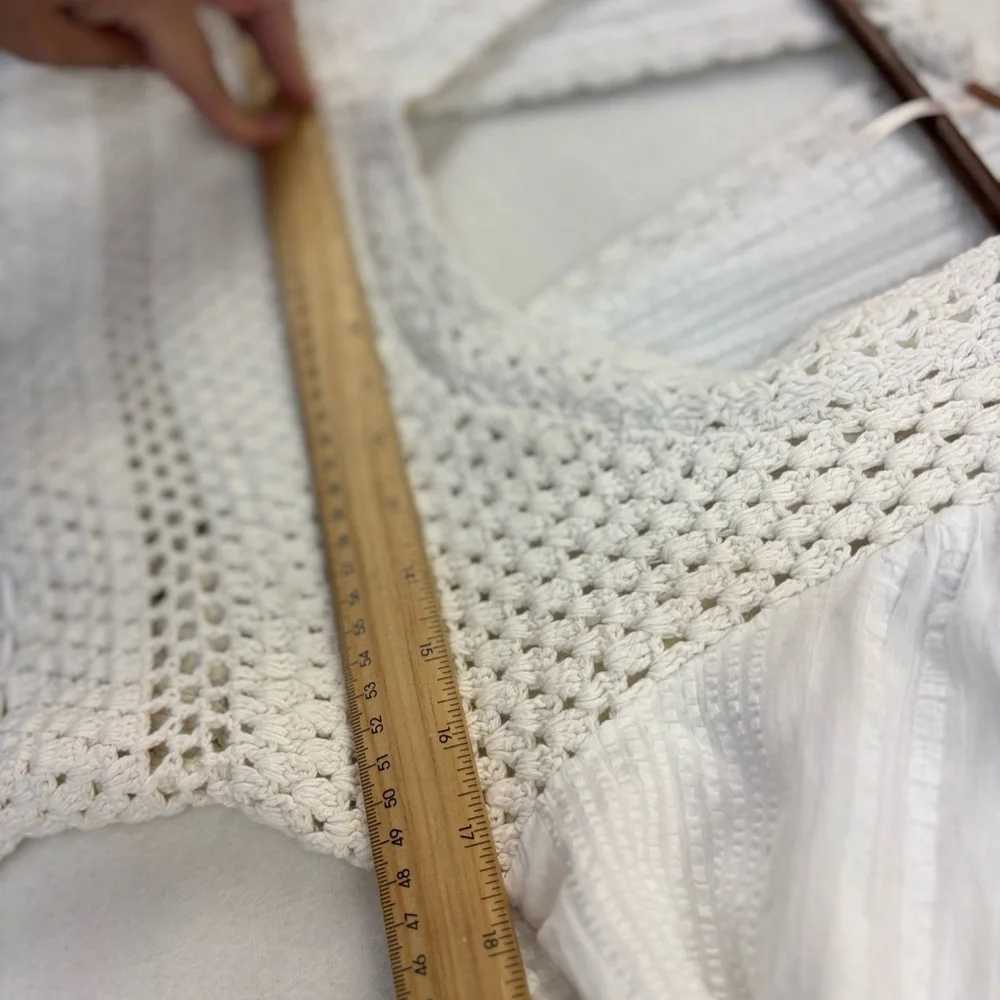 FREE PEOPLE Megan Crochet Cropped‎ Top Knit Cream Open Back Long Sleeve Medium